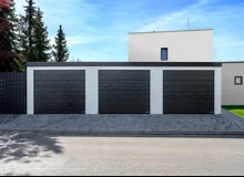 GARDEON® Garage mit drei Hörmann-Sektionaltoren