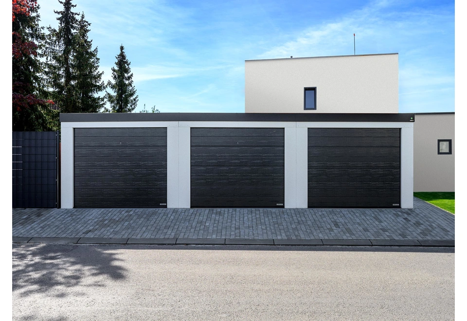 GARDEON® Garage mit drei Toren und Hörmann Türen