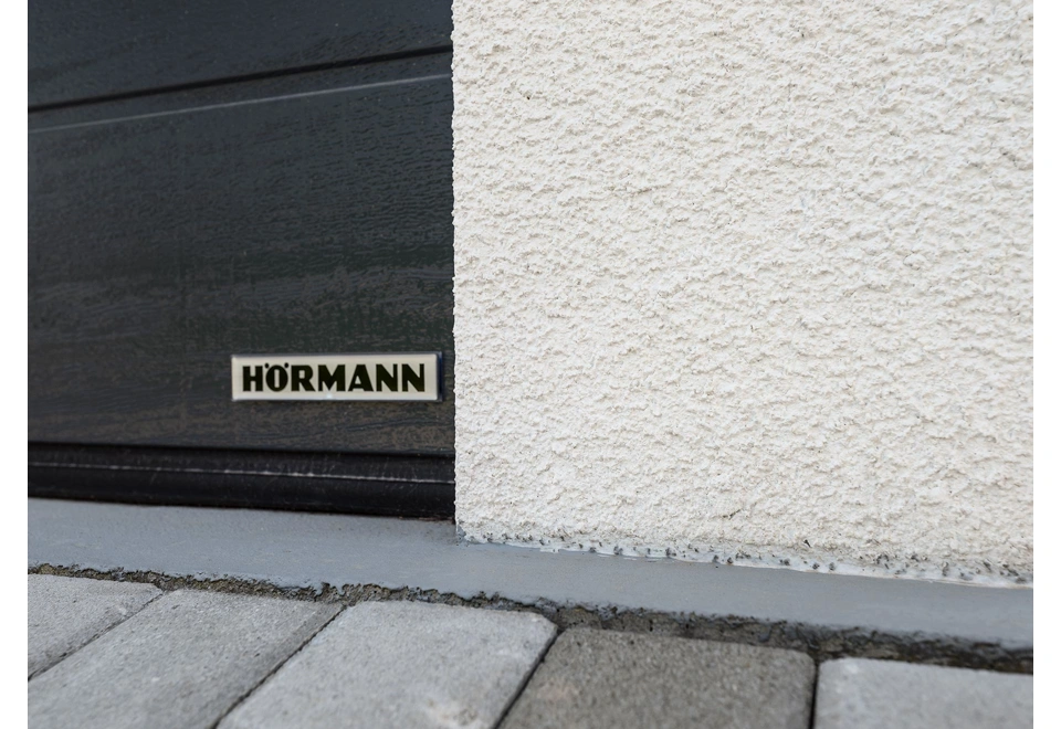 GARDEON® Garage mit drei Toren und Hörmann Türen