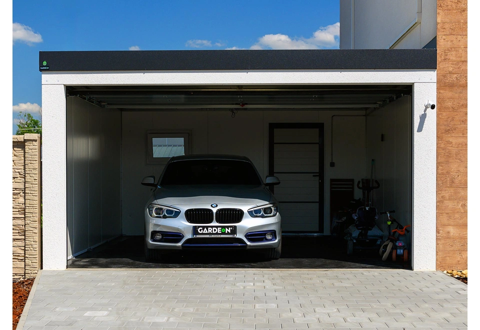 GARDEON® Garage mit Hörmann Garagentor, Fenster und Design-Lichtband
