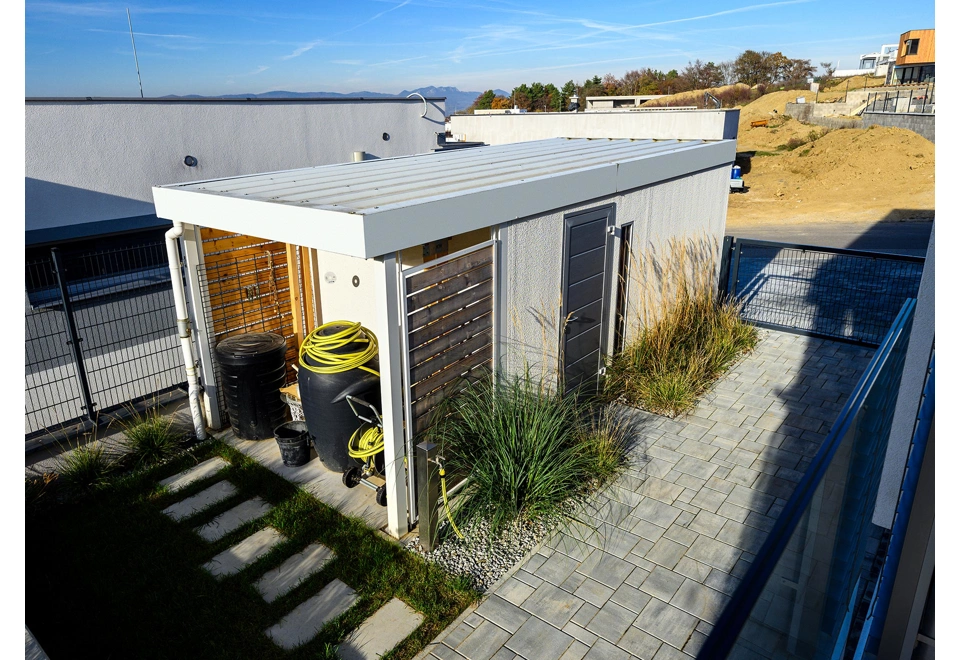 GARDEON® Garage mit Hörmann Garagentor, Lichtband und Carport