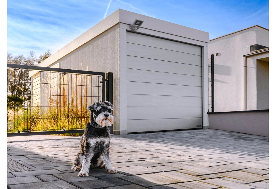 GARDEON® Garage mit Hörmann Garagentor, Lichtband und Carport
