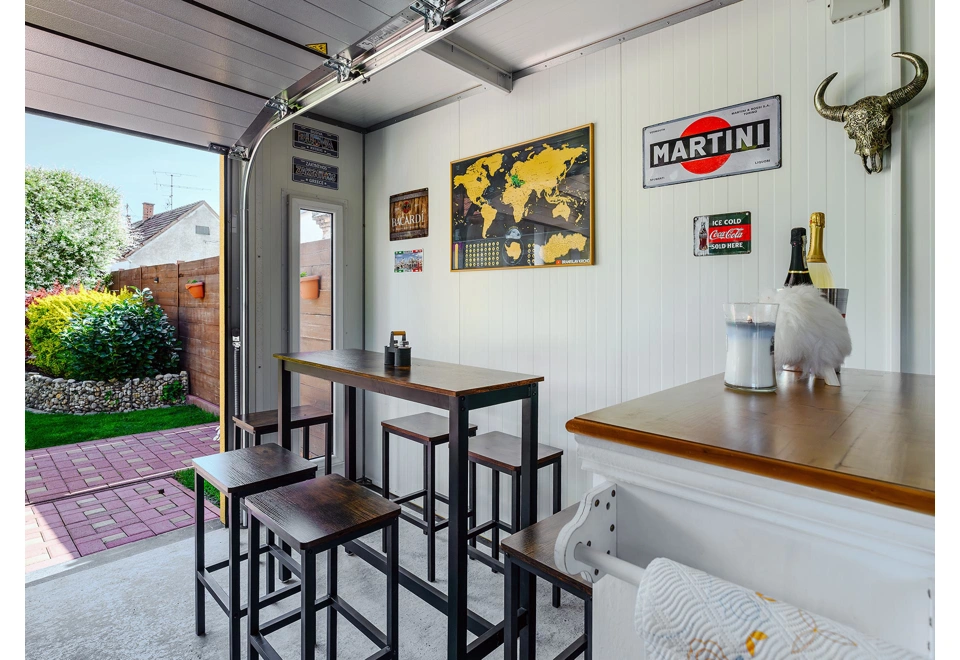 GARDEON® Garage mit Hörmann Toren und Türen, Fenster und 4 Lichtbänder