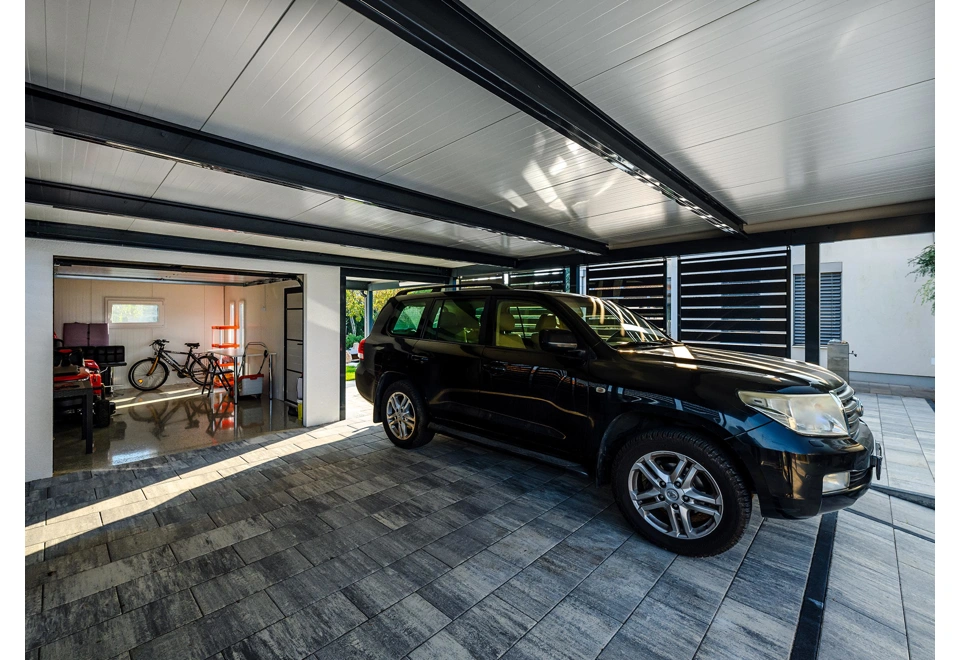 GARDEON® Garage mit Tür, Fenster, 2 Lichtbänder und Carport in Wunschgröße
