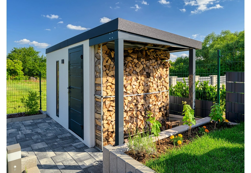 GARDEON® Gartenhaus mit Hörmann-Tür, Lichtband und überdachtem Bereich