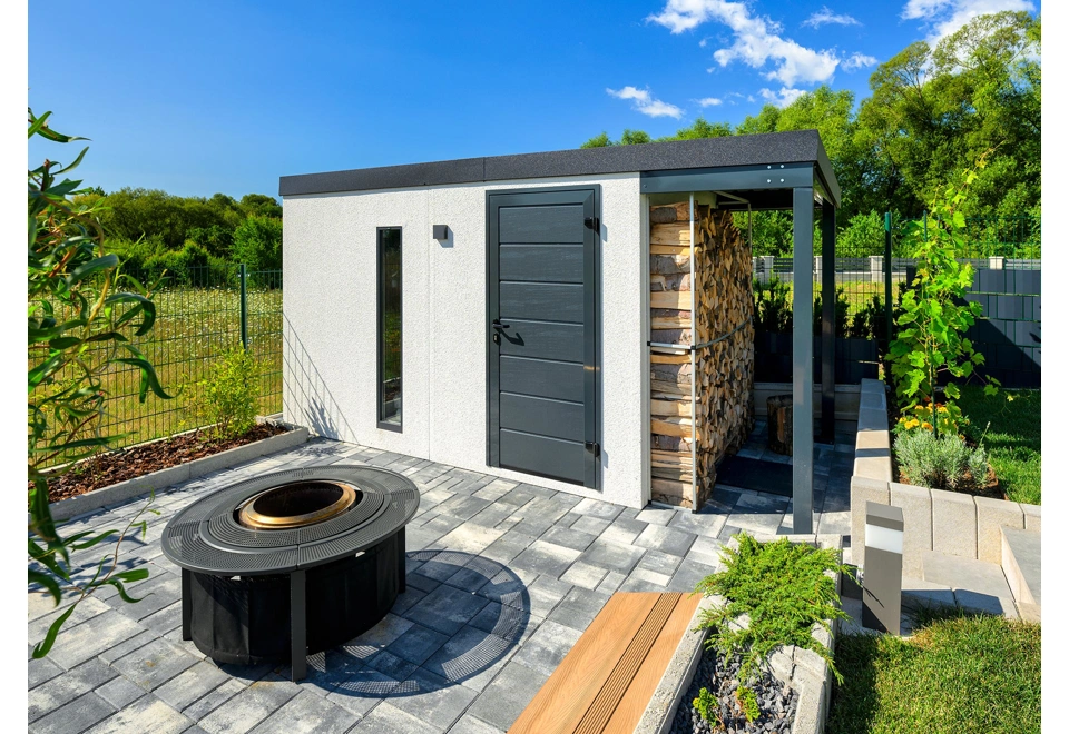 GARDEON® Gartenhaus mit Hörmann-Tür, Lichtband und überdachtem Bereich