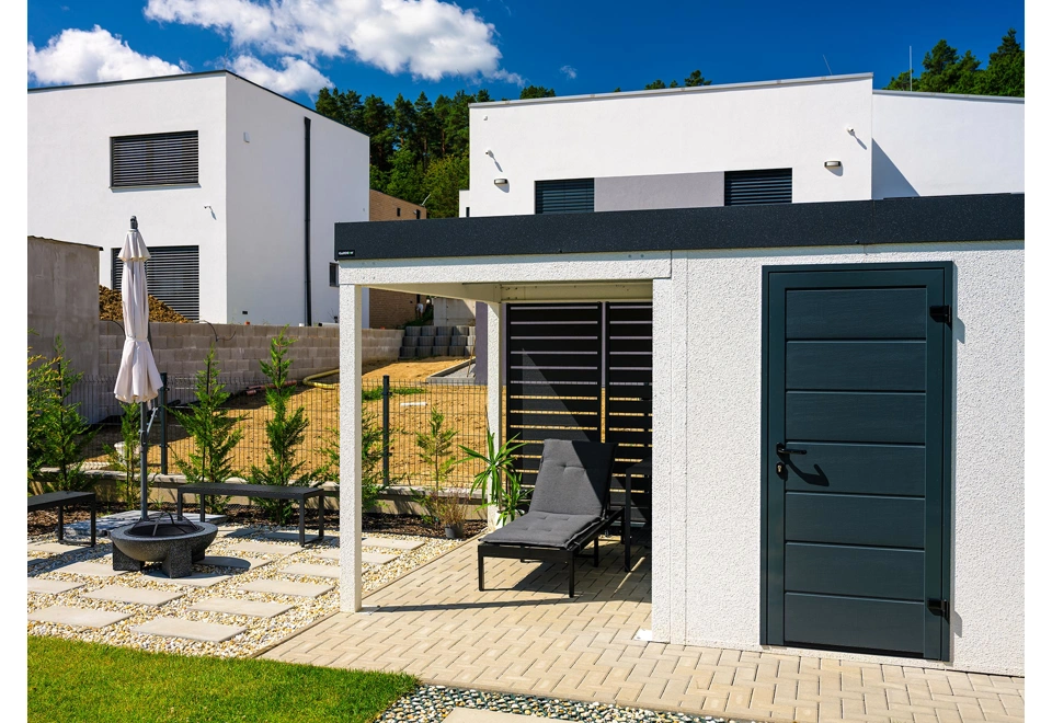 GARDEON® Gartenhaus mit Hörmann-Tür, Lichtband und überdachtem Bereich
