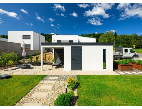 GARDEON® Gartenhaus mit Hörmann-Tür, Lichtband und überdachtem Bereich