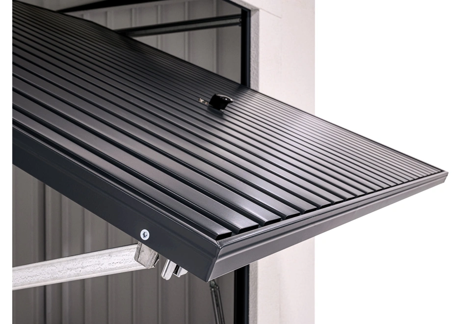 GARDEON® Gartenhaus mit sicherer Garagentür von Hörmann