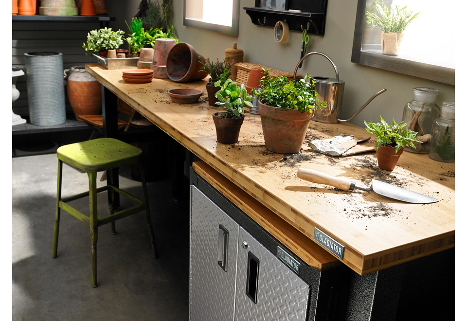 GLADIATOR® Modularer Arbeitstisch (244 cm Länge)